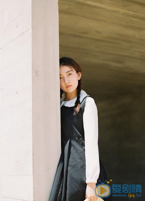梁洁教堂写真 梁洁高清写真_梁洁高清剧照