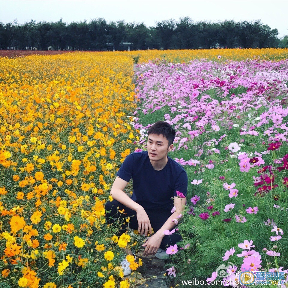 周文韬户外旅行照 周文韬高清写真_周文韬高清剧照