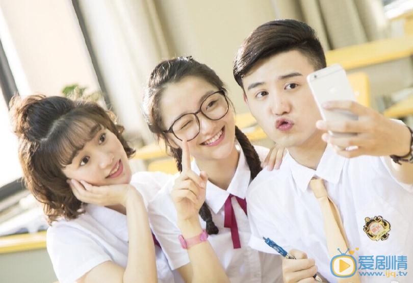 肖燕与人合照 肖燕高清写真_肖燕高清剧照