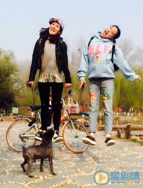 袁晓旭与人合照 袁晓旭高清写真_袁晓旭高清剧照