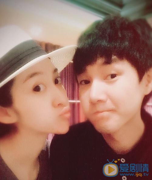袁晓旭与人合照 袁晓旭高清写真_袁晓旭高清剧照