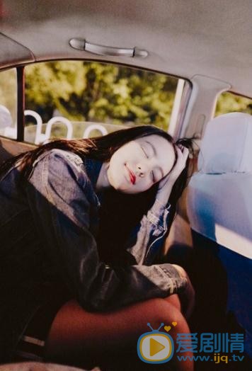 李诗颖夜色街拍 李诗颖高清写真_李诗颖高清剧照