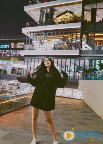 李诗颖夜色街拍 李诗颖高清写真_李诗颖高清剧照