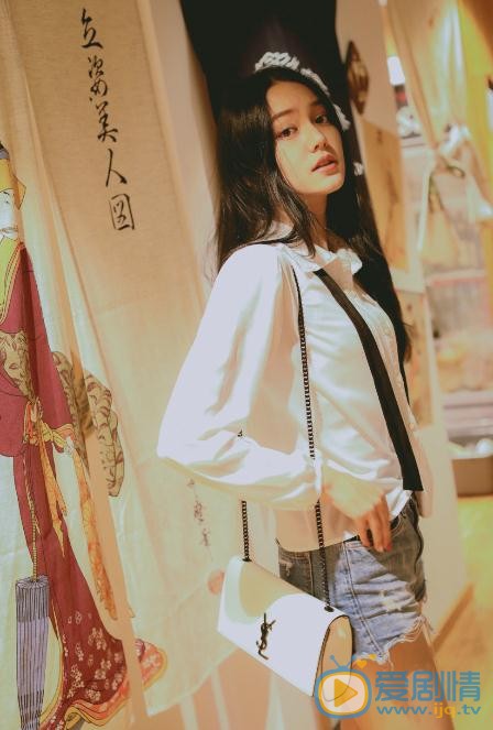 李诗颖夜色街拍 李诗颖高清写真_李诗颖高清剧照