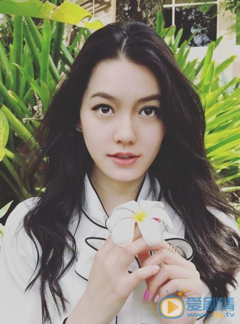 李诗颖花儿写真 李诗颖高清写真_李诗颖高清剧照