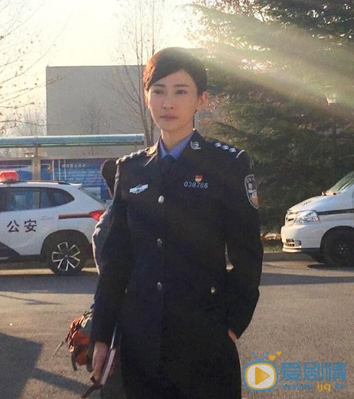 董玥《警花与警犬之再上征程》剧照 董玥高清写真_董玥高清剧照