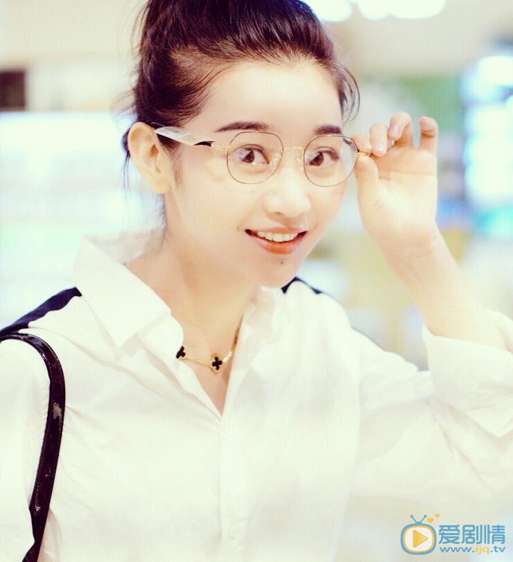 语桐生活照 语桐高清写真_语桐高清剧照