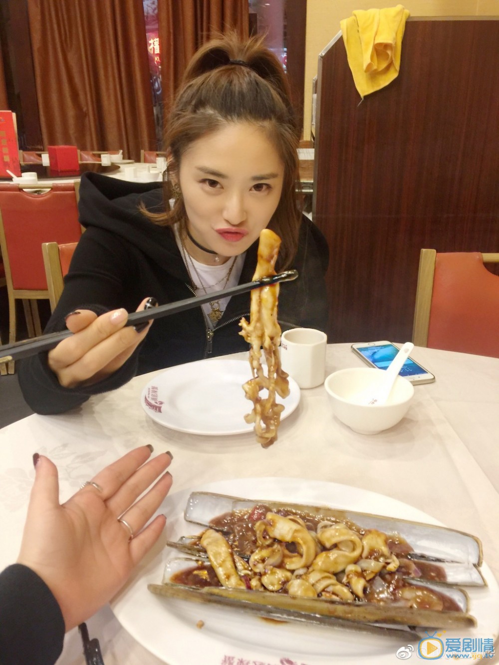 刘烨卖萌照 刘烨高清写真_刘烨高清剧照