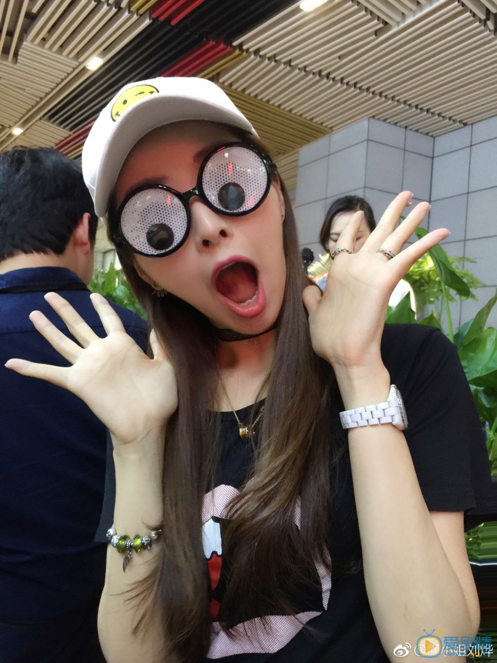 刘烨卖萌照 刘烨高清写真_刘烨高清剧照
