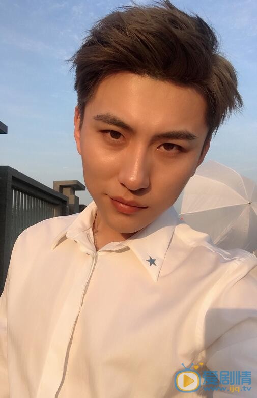 李洋名生活照 李洋名高清写真_李洋名高清剧照