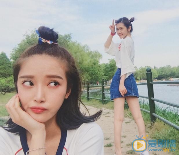 张颖冰朋友合照 张颖冰高清写真_张颖冰高清剧照