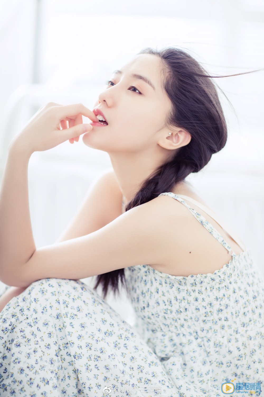 王瑛瑛夏日 王瑛瑛高清写真_王瑛瑛高清剧照