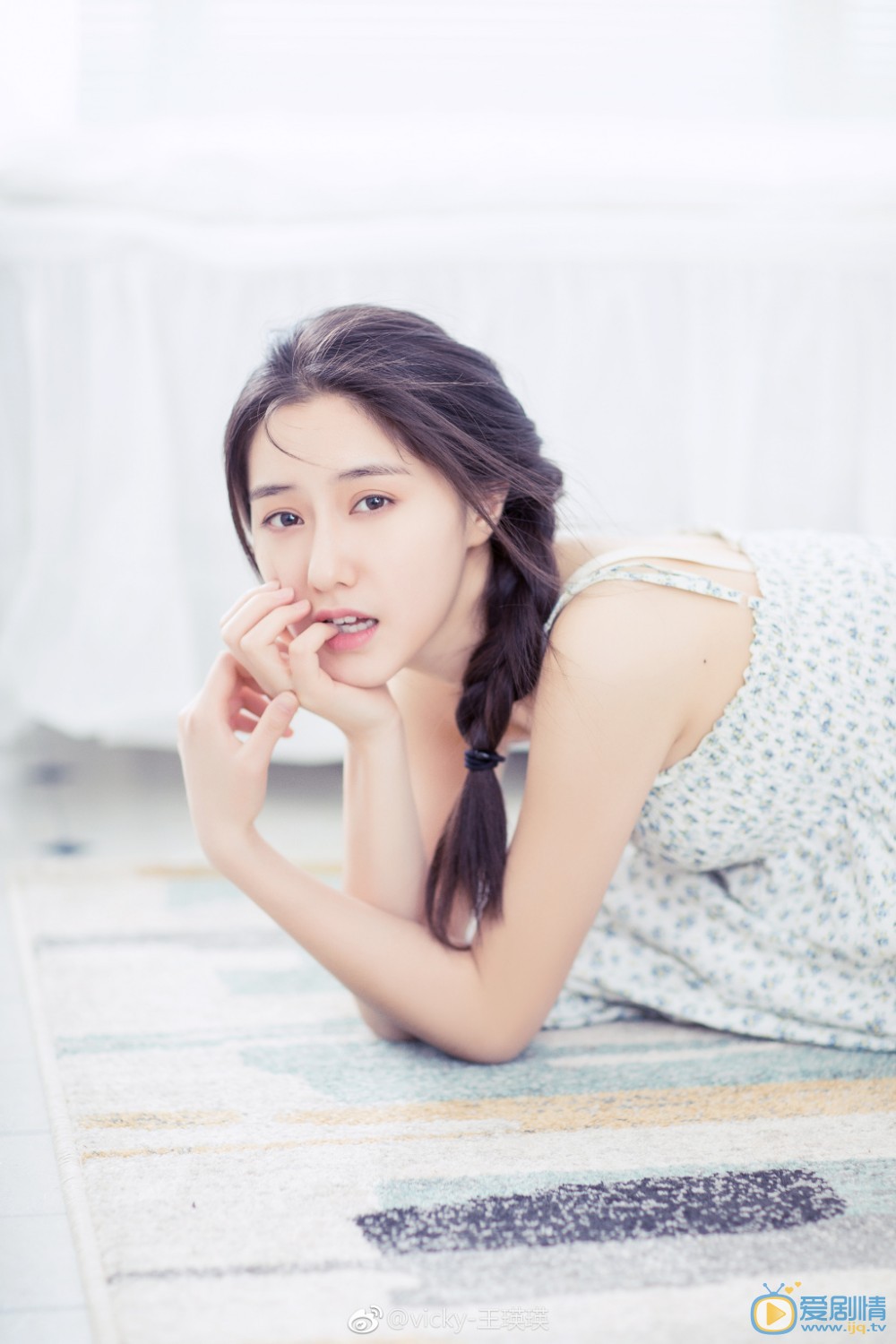 王瑛瑛夏日 王瑛瑛高清写真_王瑛瑛高清剧照