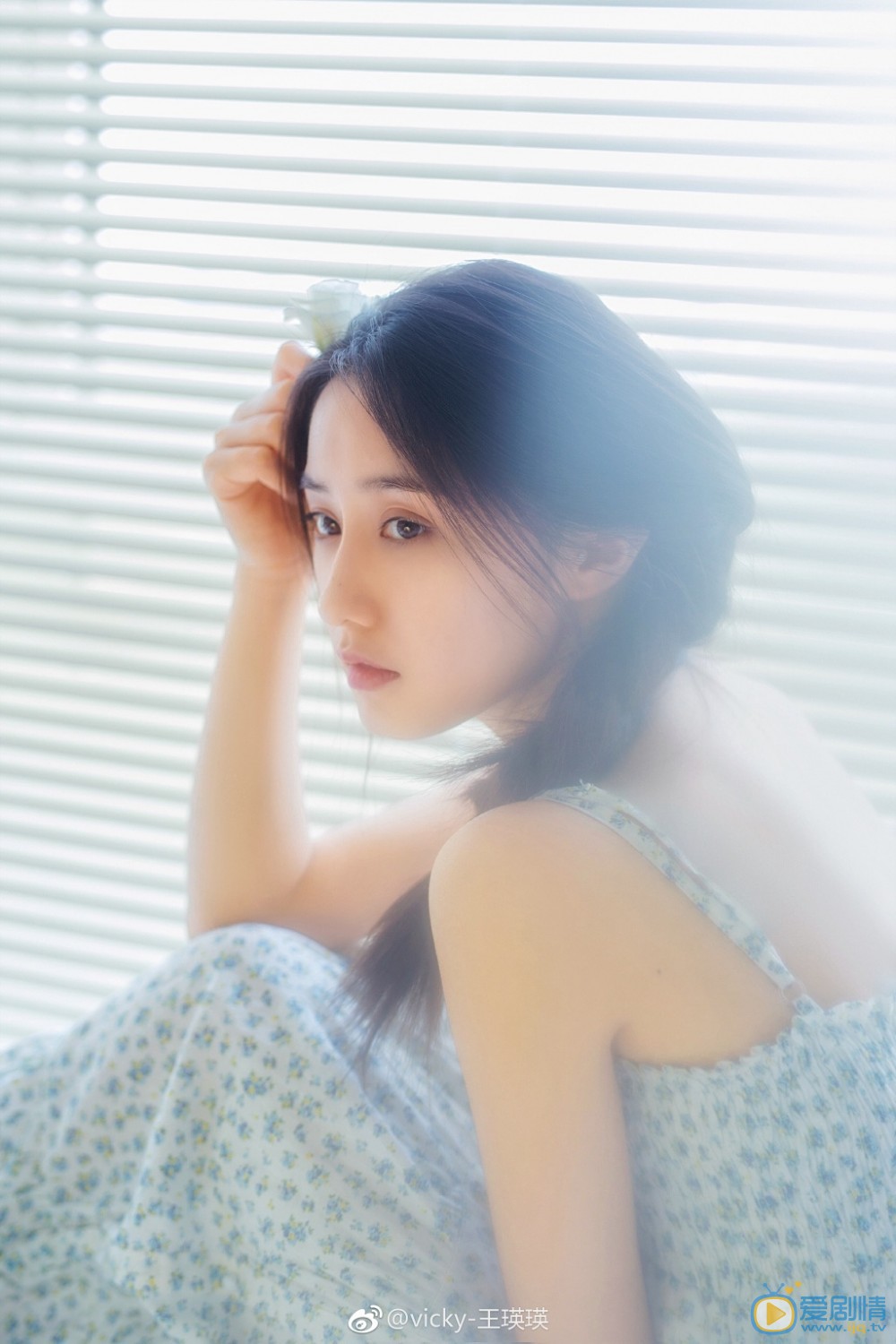王瑛瑛夏日 王瑛瑛高清写真_王瑛瑛高清剧照