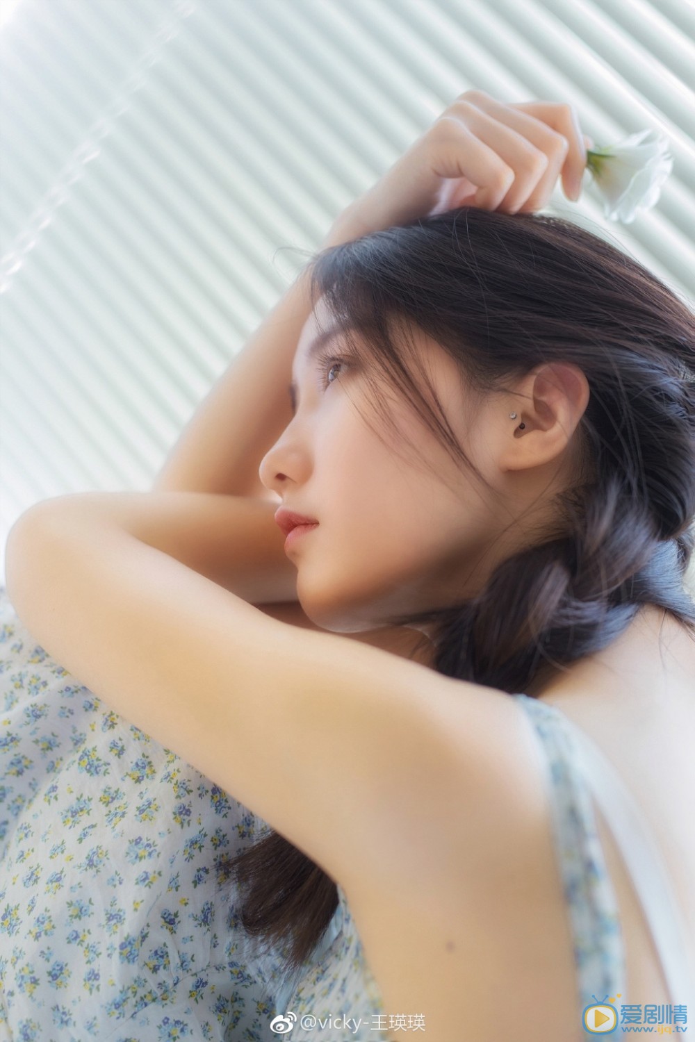 王瑛瑛夏日 王瑛瑛高清写真_王瑛瑛高清剧照