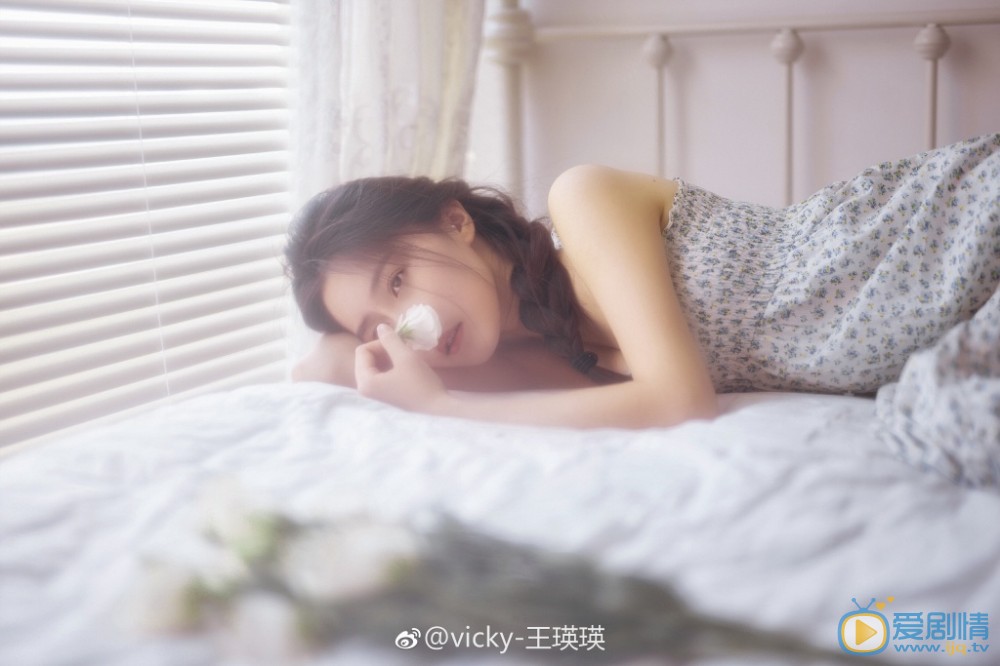 王瑛瑛夏日 王瑛瑛高清写真_王瑛瑛高清剧照