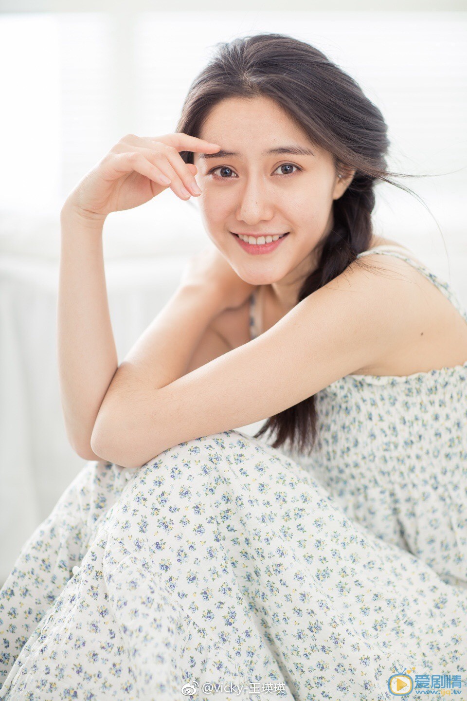 王瑛瑛夏日 王瑛瑛高清写真_王瑛瑛高清剧照
