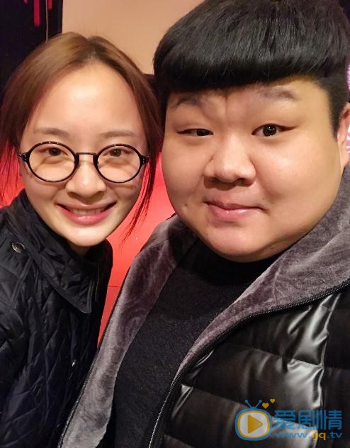 李东明与人合照 李东明高清写真_李东明高清剧照