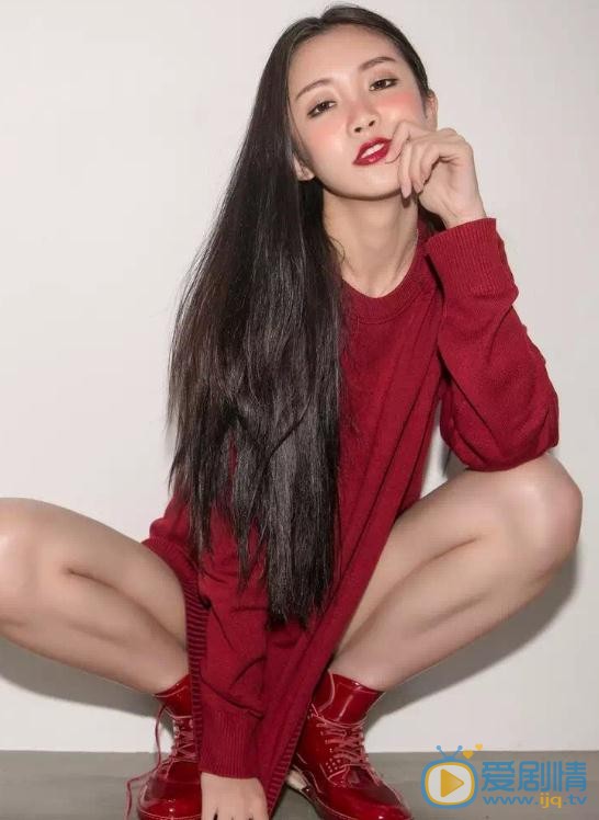 赵崔玮运动鞋真 赵崔玮高清写真_赵崔玮高清剧照