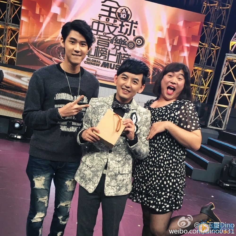 李玉玺参加活动照 李玉玺高清写真_李玉玺高清剧照