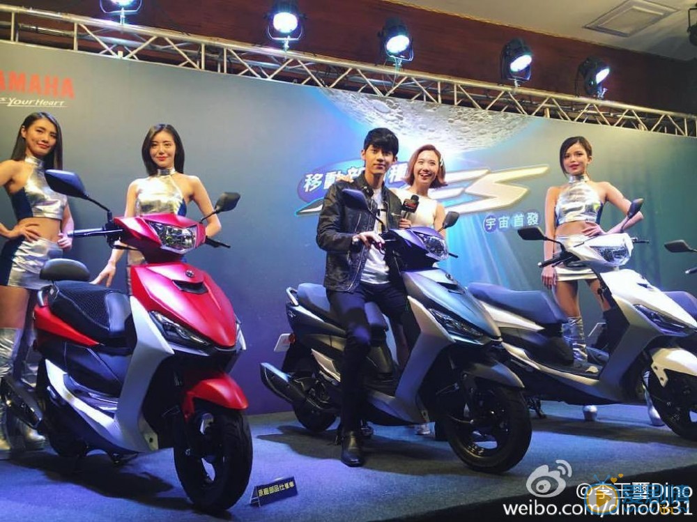 李玉玺参加活动照 李玉玺高清写真_李玉玺高清剧照