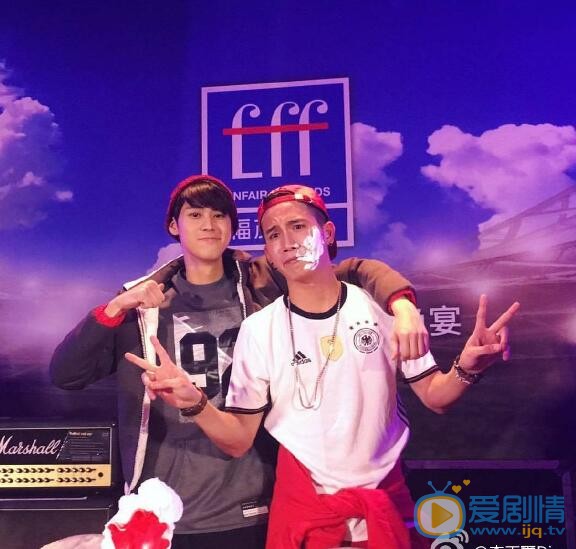 李玉玺好友合照写真 李玉玺高清写真_李玉玺高清剧照
