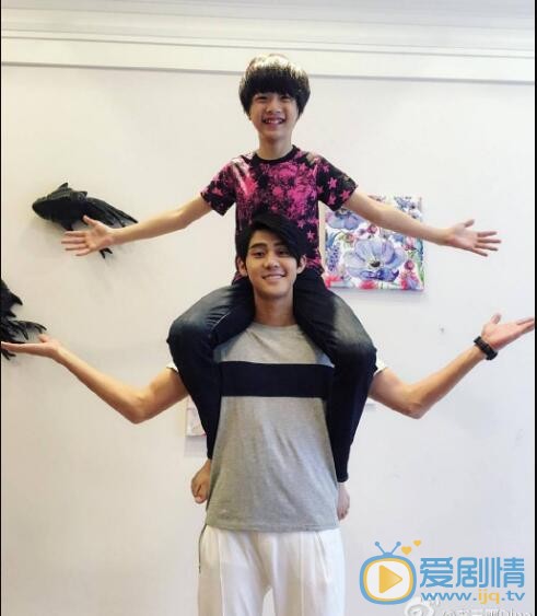 李玉玺好友合照写真 李玉玺高清写真_李玉玺高清剧照