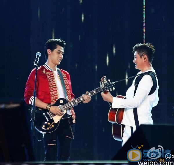 李玉玺演唱会写真 李玉玺高清写真_李玉玺高清剧照