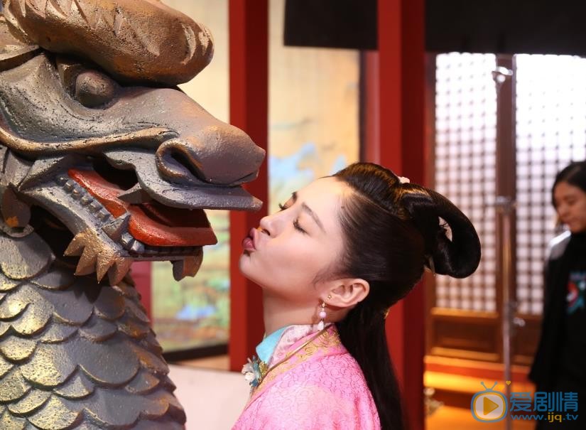 李心艾片场照 李心艾高清写真_李心艾高清剧照