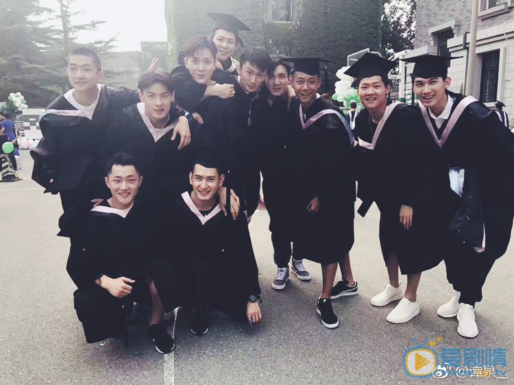 谭泉生活照写真 谭泉高清写真_谭泉高清剧照