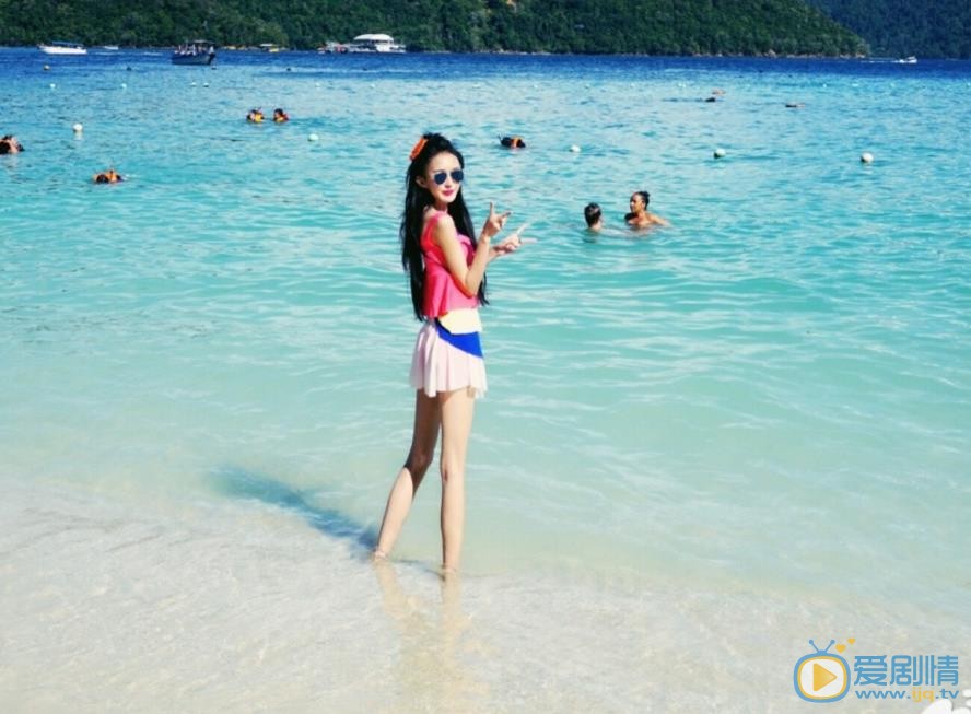 曲昱曈旅行街拍 曲昱曈高清写真_曲昱曈高清剧照