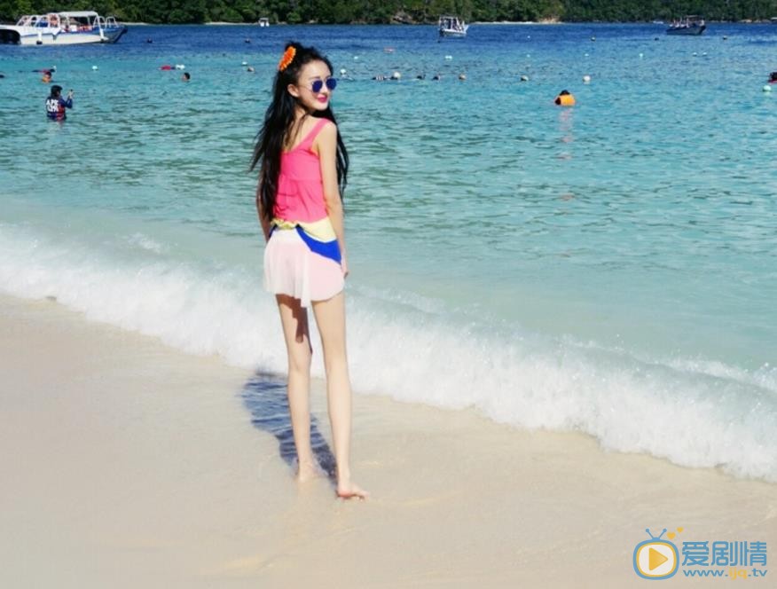 曲昱曈旅行街拍 曲昱曈高清写真_曲昱曈高清剧照