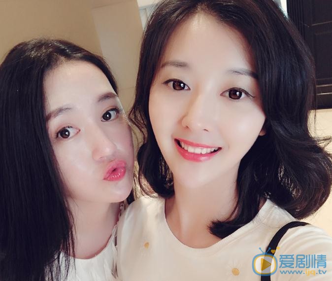胡伊静与人合照 胡伊静高清写真_胡伊静高清剧照