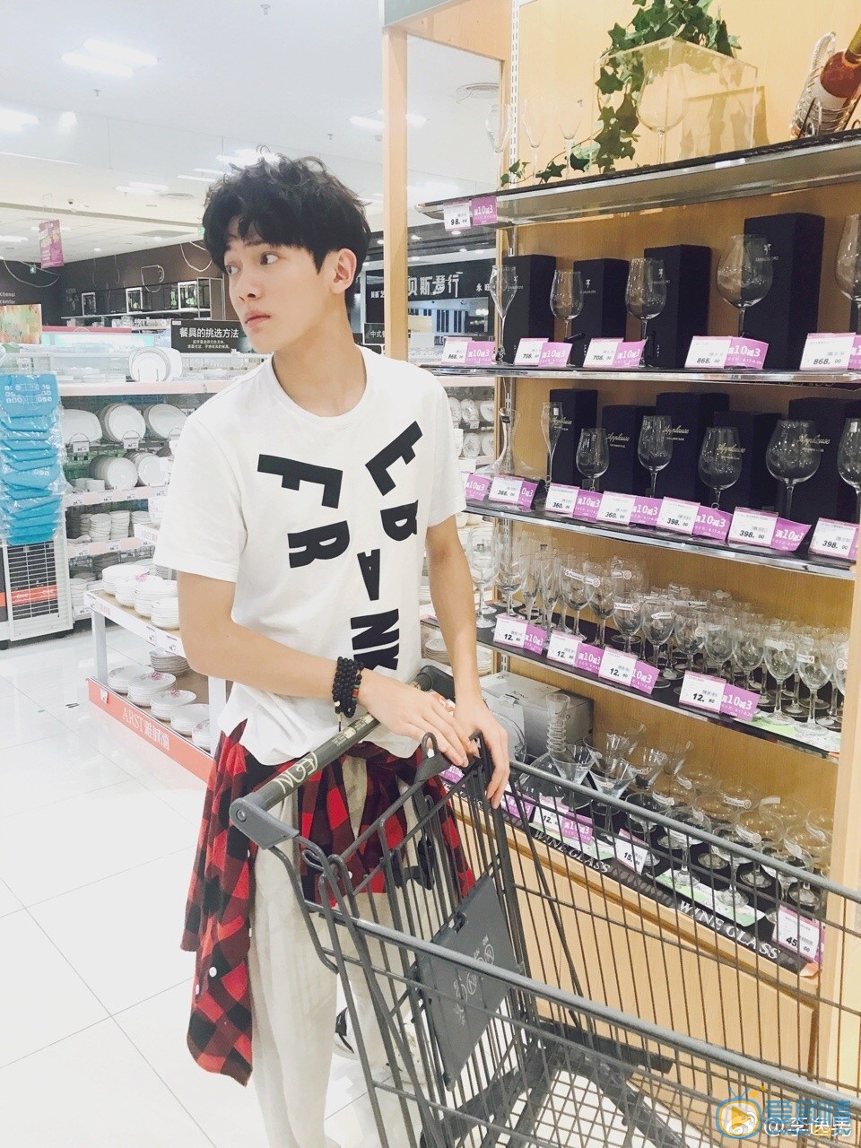 李逸男生活照写真 李逸男高清写真_李逸男高清剧照