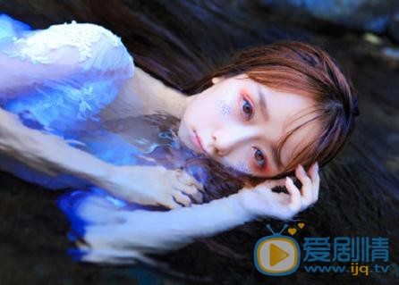 谭湘君水中写真 谭湘君高清写真_谭湘君高清剧照