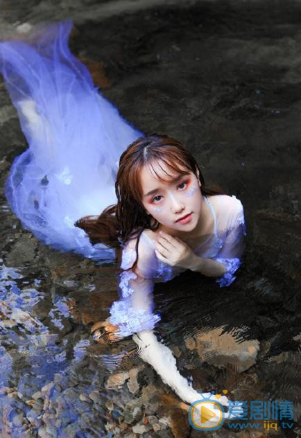 谭湘君水中写真 谭湘君高清写真_谭湘君高清剧照