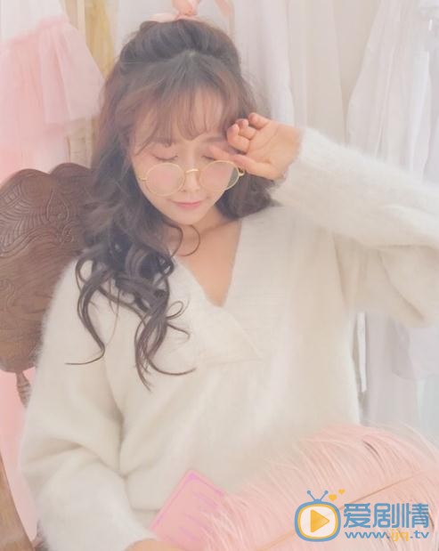 谭湘君炫彩写真 谭湘君高清写真_谭湘君高清剧照