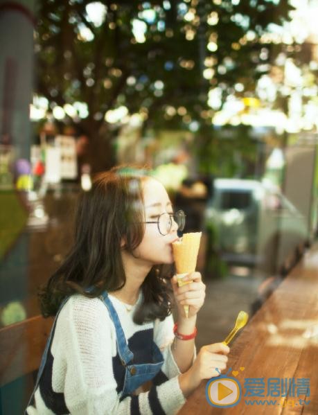 谭湘君炫彩写真 谭湘君高清写真_谭湘君高清剧照