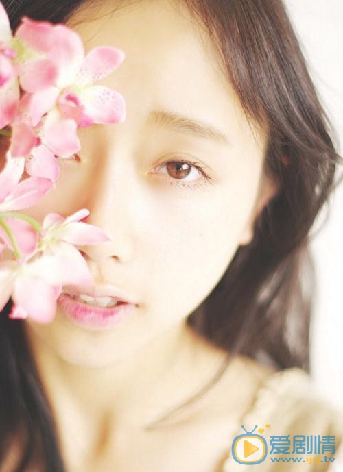 谭湘君花儿写真 谭湘君高清写真_谭湘君高清剧照