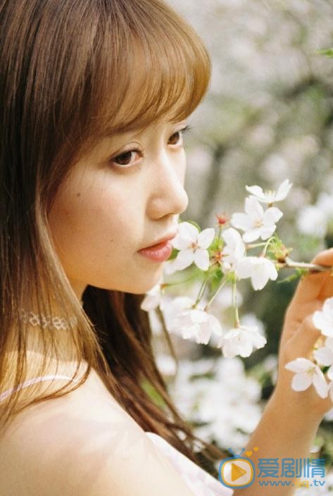 谭湘君樱花写真 谭湘君高清写真_谭湘君高清剧照