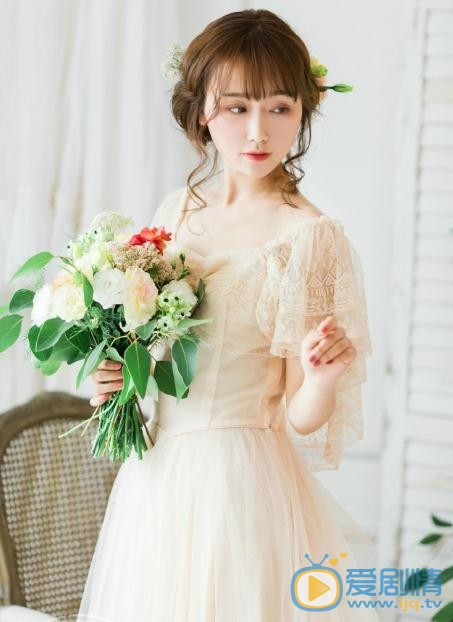 谭湘君花儿写真 谭湘君高清写真_谭湘君高清剧照