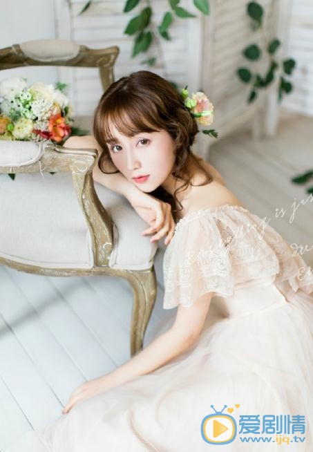 谭湘君花儿写真 谭湘君高清写真_谭湘君高清剧照