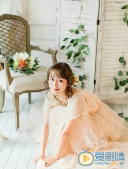 谭湘君花儿写真 谭湘君高清写真_谭湘君高清剧照