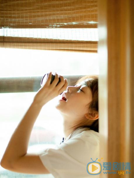 谭湘君制服写真 谭湘君高清写真_谭湘君高清剧照