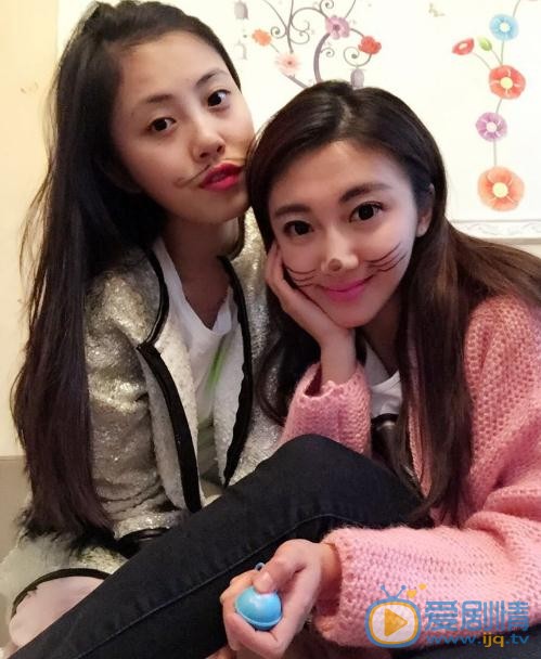 游乐儿与人合照 游乐儿高清写真_游乐儿高清剧照
