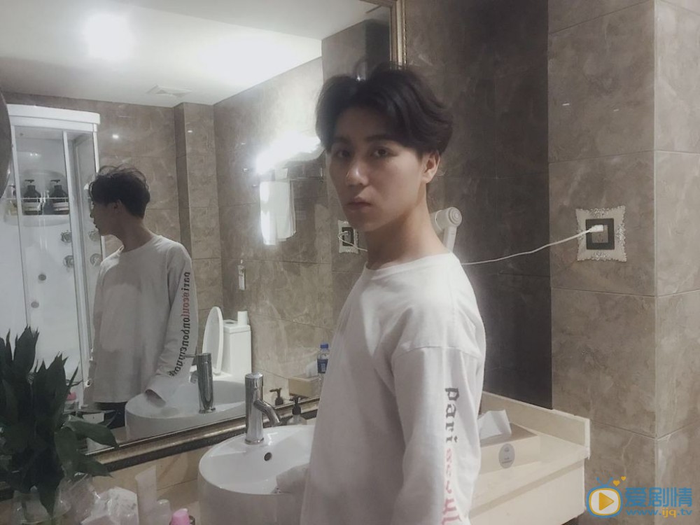 邵明明街拍写真 邵明明高清写真_邵明明高清剧照