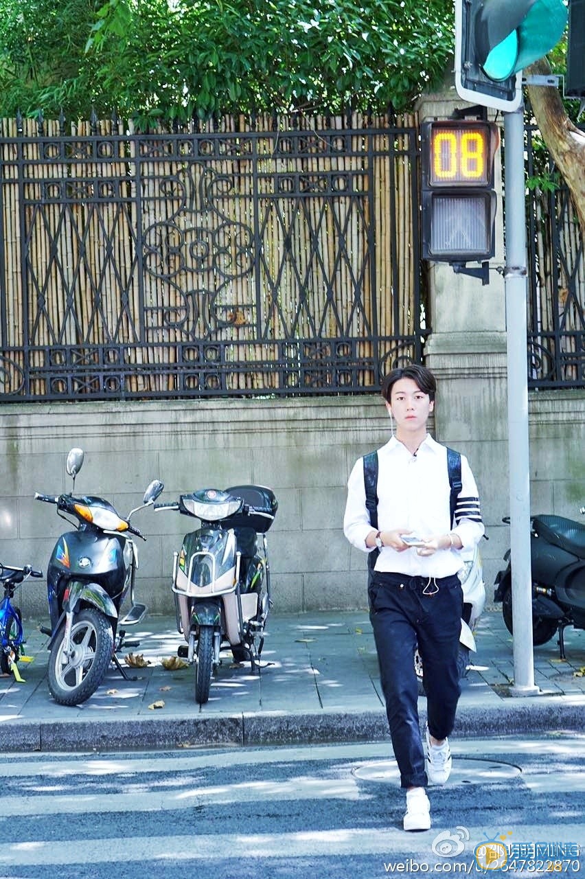 邵明明街拍写真 邵明明高清写真_邵明明高清剧照