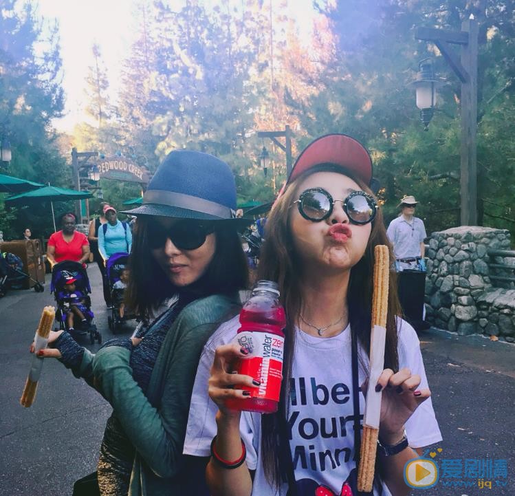 姜析源卖萌表情包 姜析源高清写真_姜析源高清剧照