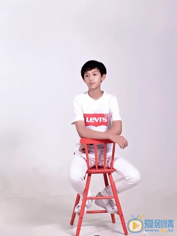 黄毅帅气写真 黄毅高清写真_黄毅高清剧照