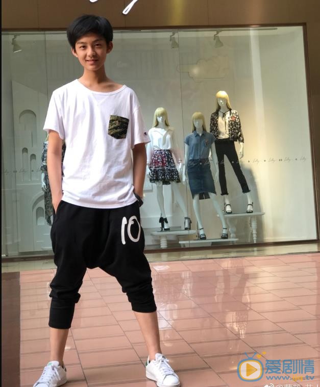 黄毅生活照 黄毅高清写真_黄毅高清剧照